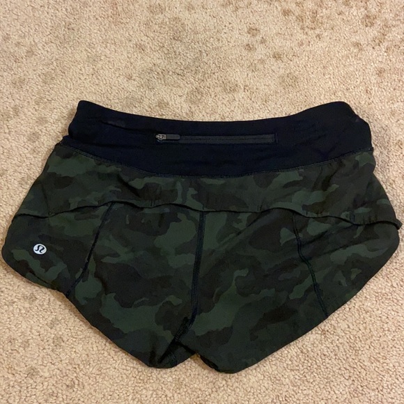 Lululemon Speed up shorts - Picture 2 of 2